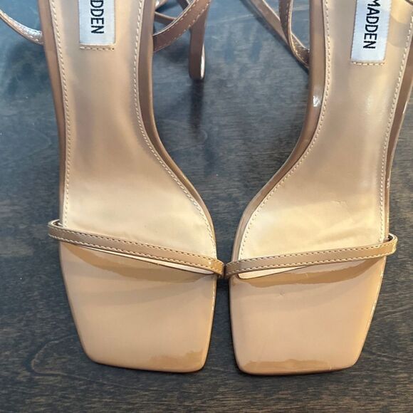Steven Madden Strappy Sandals Lace Up Size 9 Tan - Picture 3 of 10